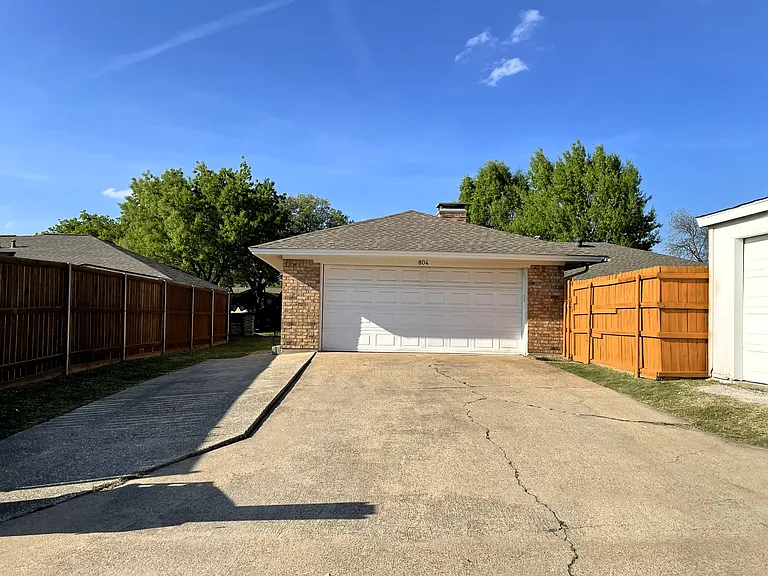 804 Lake Highlands Dr — Photo 16