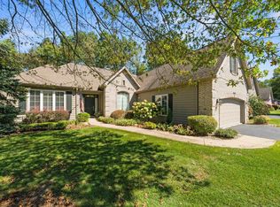 1602 N Lake George Dr, Mishawaka, IN 46545