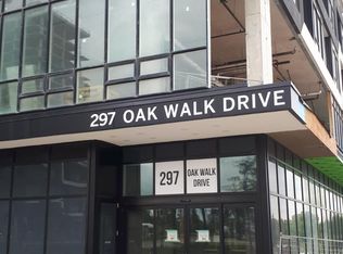 297 Oak Walk Dr #605, Oakville, ON L6H 3R6