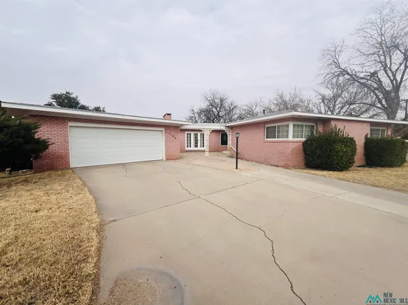 1104 S Country Club Cir, Carlsbad, NM 88220