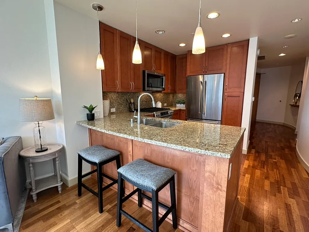 1 bed, 680 sqft, $2,595 — Photo 3