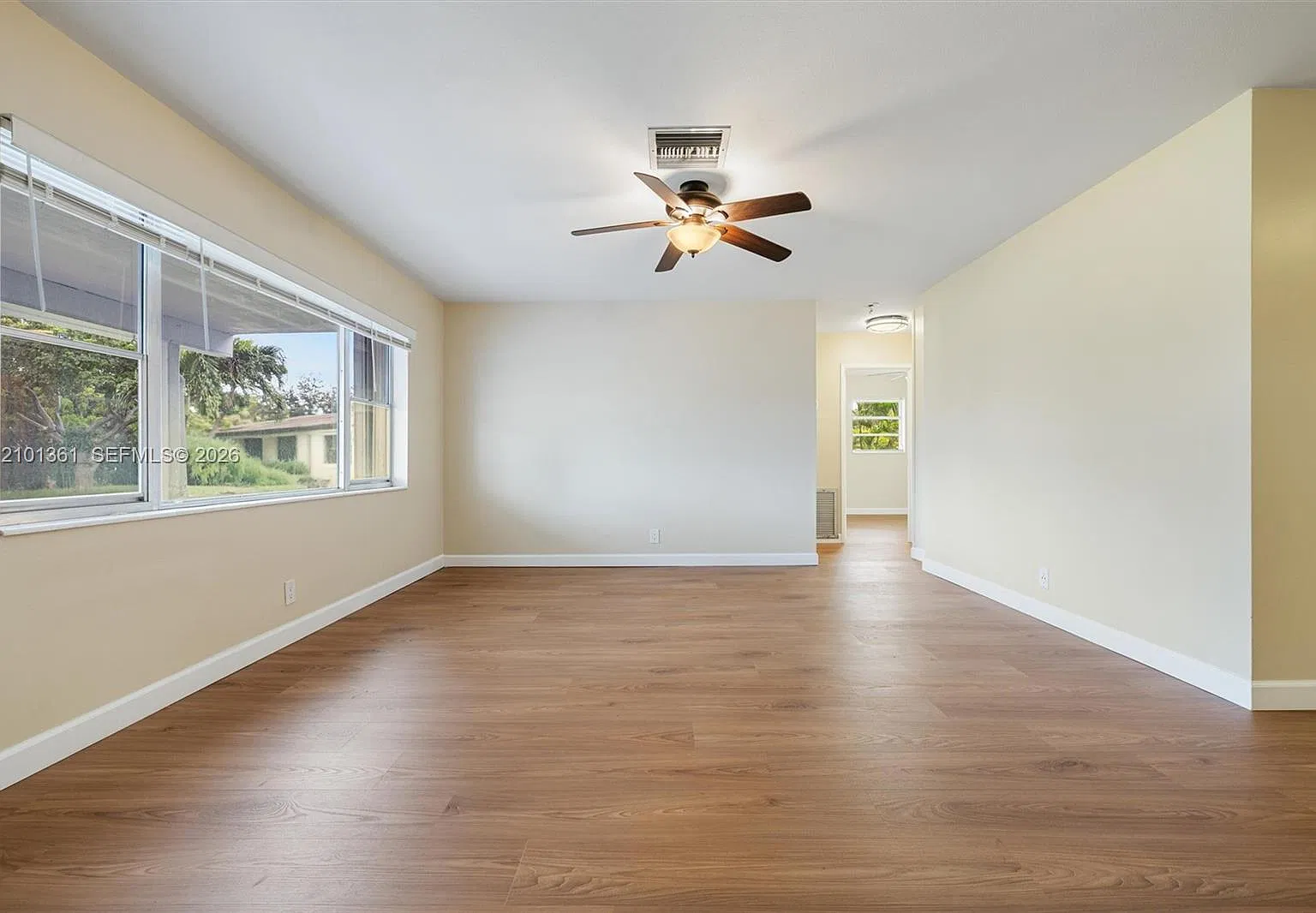 Coral Manor First Add — Photo 4