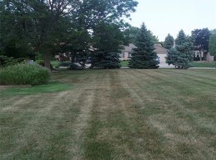 47437 Stephanie Dr, Macomb, MI 48044