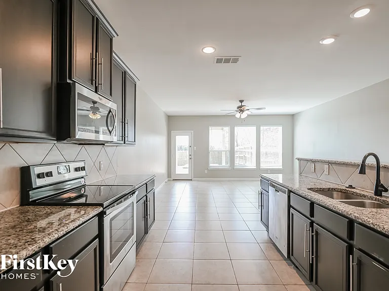 710 Shady Meadow Ln — Photo 7