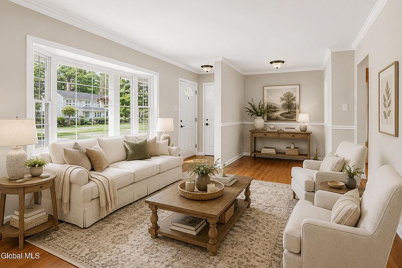5th image of 90 Elsmere Avenue