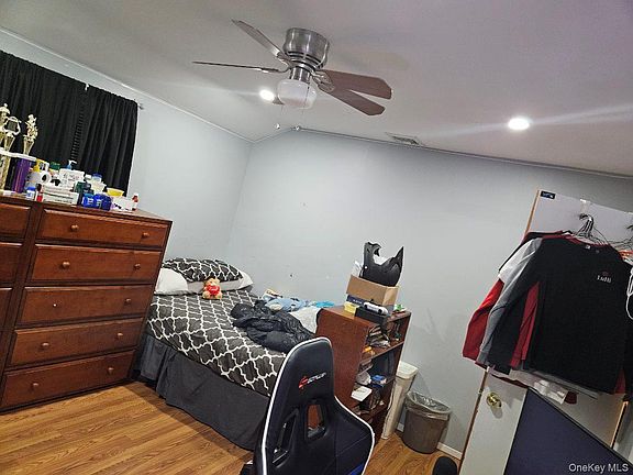 4th image of 3 Chevy