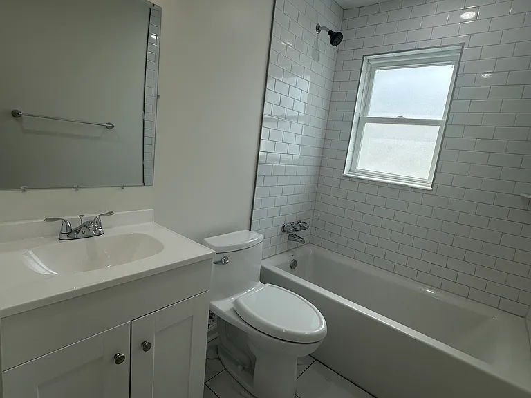 239 E Main St #4 — Photo 6