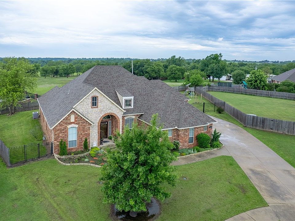 2817 Land Run Rd, Moore, OK 73160 | Zillow