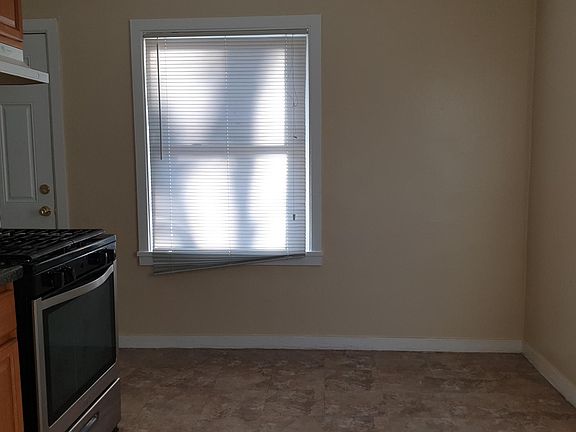 2nd image of 14 Valley Pl S