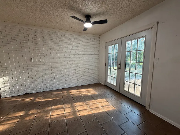 1317 McGregor Dr — Photo 10