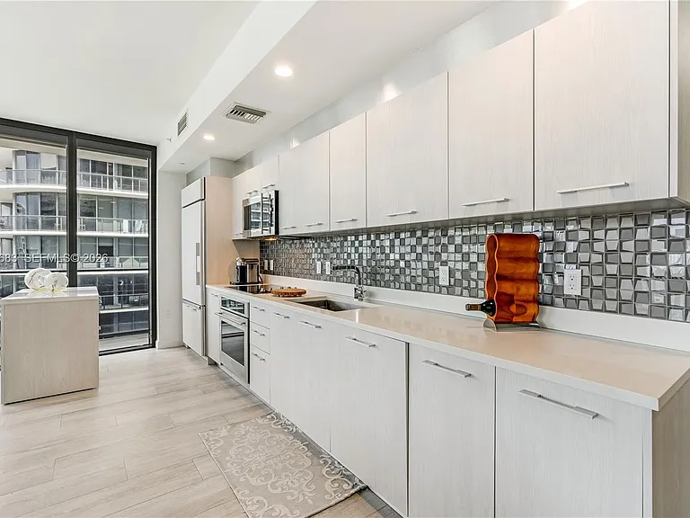 55 SW 9th St #4001 — Photo 9