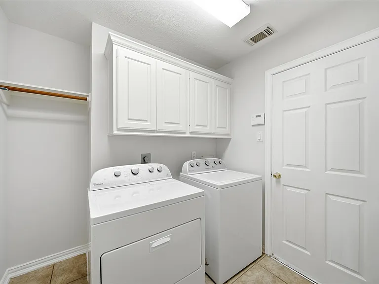 5531 Cranston Ct — Photo 12