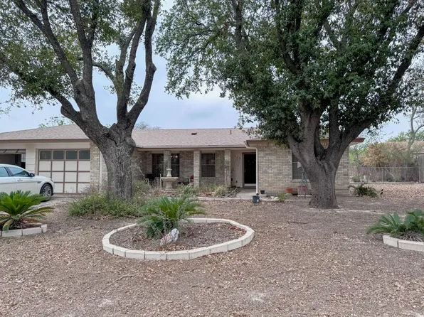 213 Peacepipe Trl, Del Rio, TX 78840