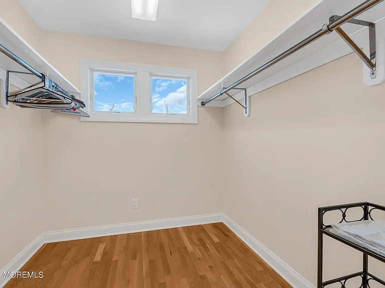 18 Meadow Ave — Photo 30