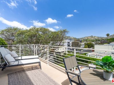 944 N Stanley Ave APT 2, West Hollywood, CA, 90046