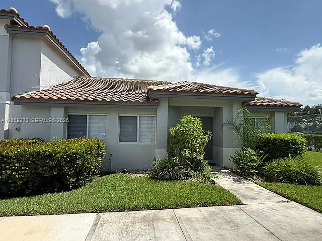 20861 NW 3rd Ln #20861 — Photo 2