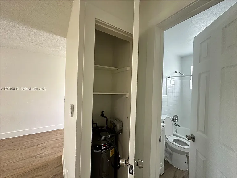 5911 NE 18th Ave #4 — Photo 11