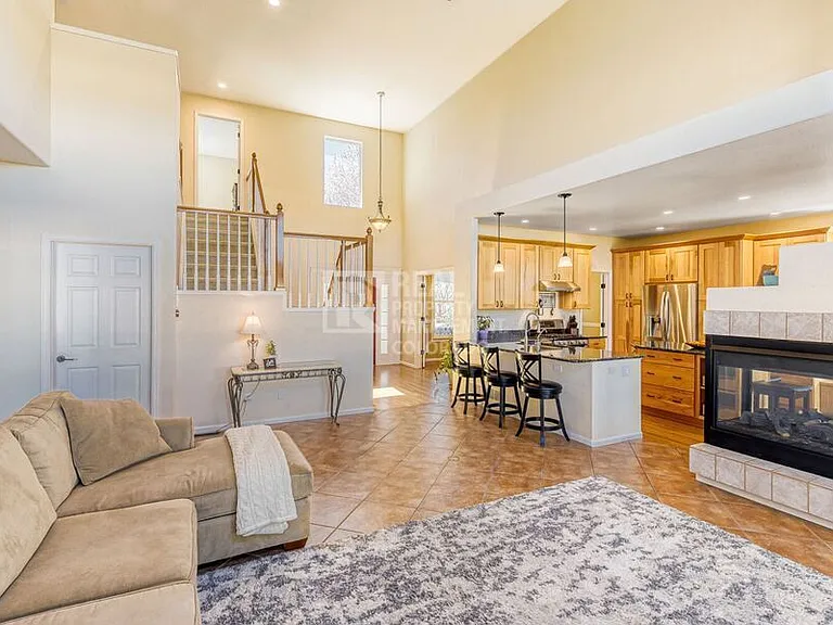 3897 Mallard Ln — Photo 7