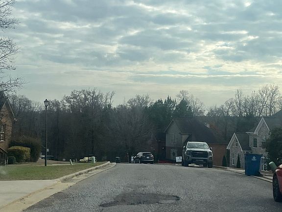 4th image of 105 Cottage Ln