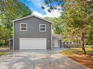 100 El Portal Dr, Michiana Shores, IN