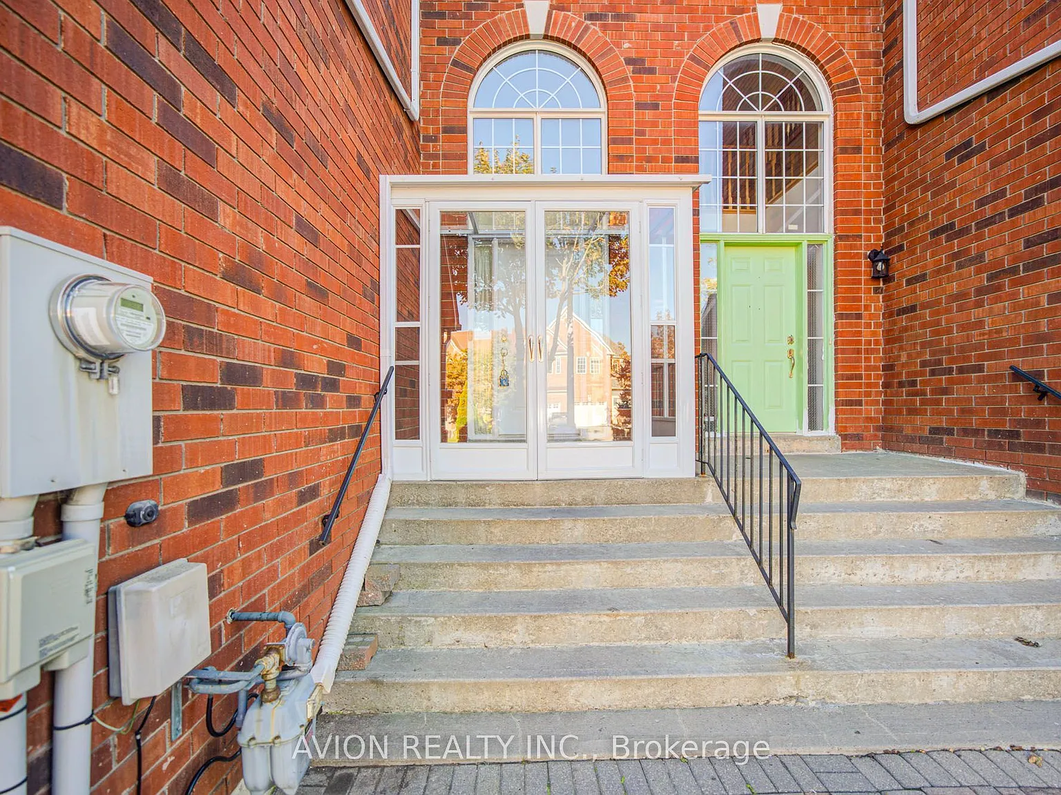 3 bed, $3,799 — Photo 2