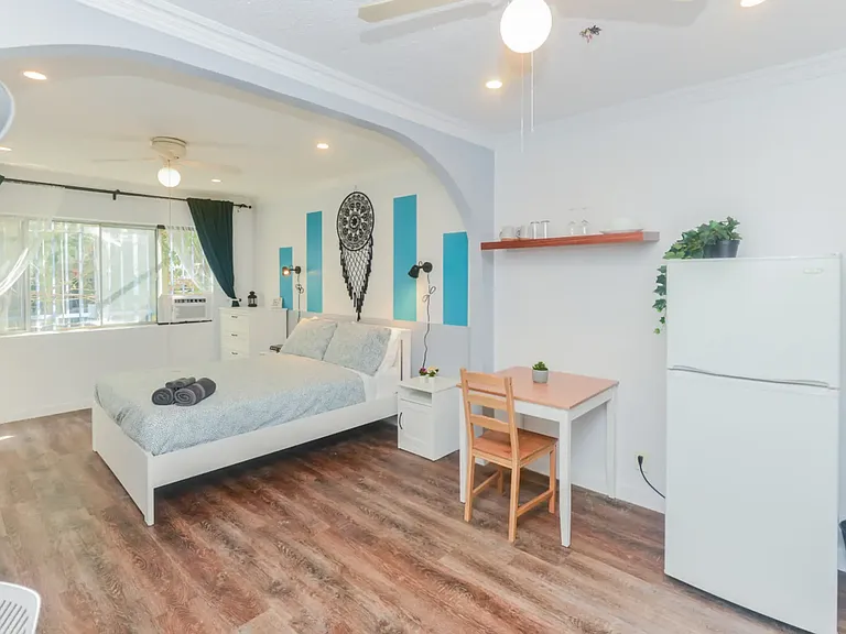 2042 S Corning St #C1 — Photo 8