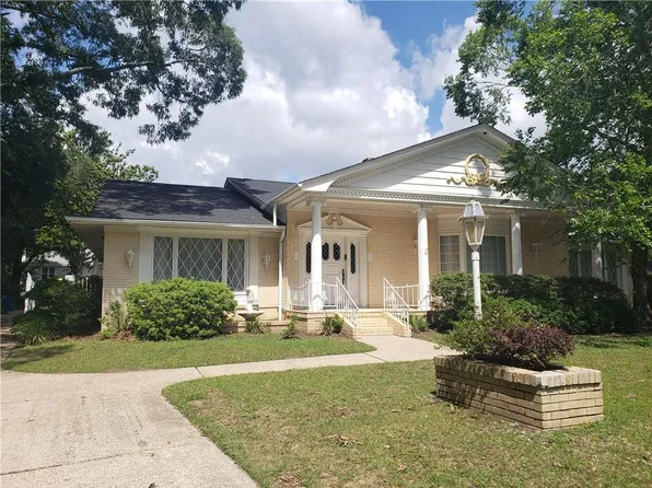1221 Westbury Dr, Mobile, AL 36609