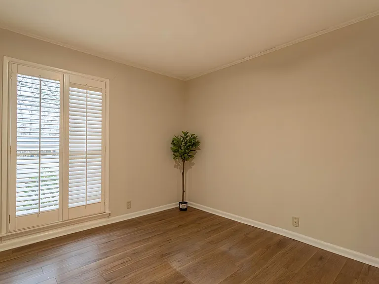 1453 Wedgewood Dr — Photo 11