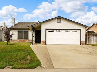 1413 Elena Dr, Ripon, CA 95366