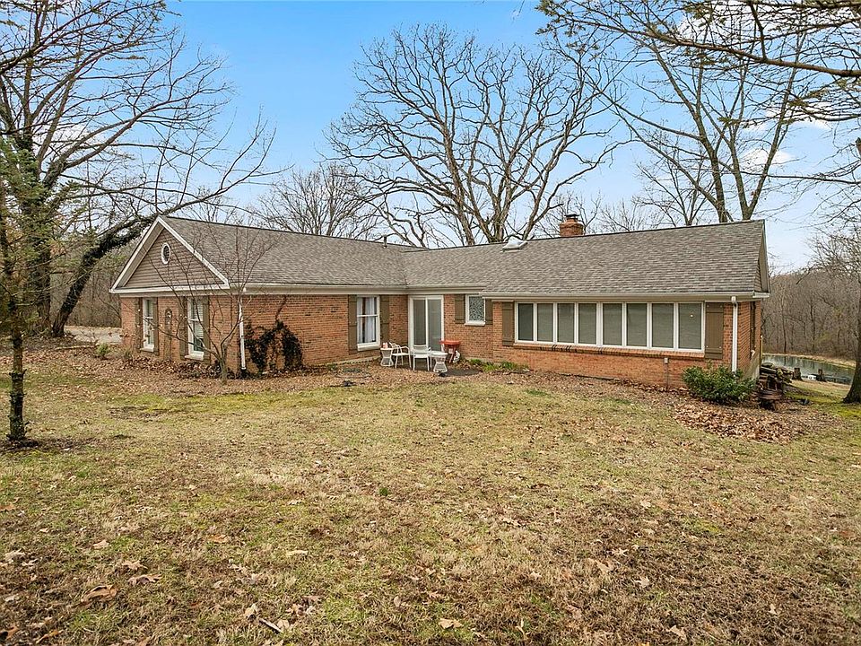 2nd image of 205 Eagle Ridge Ln