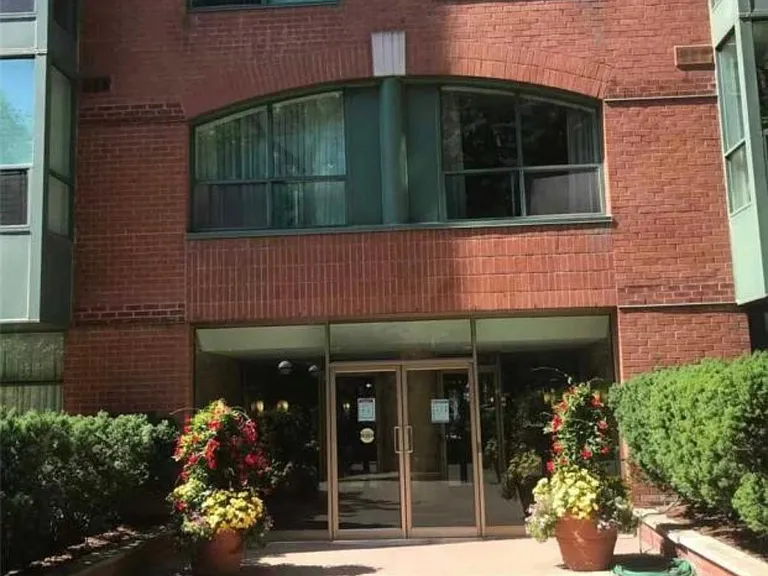 95 Prince Arthur Ave #711 — Photo 21