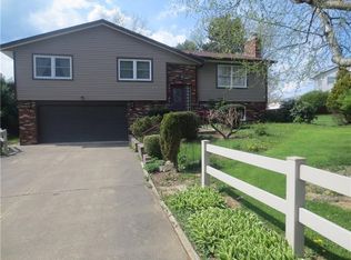 15 Holiday Ln, Greenville, PA 16125