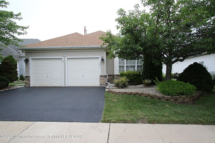 1st image of 15 Provence Dr
