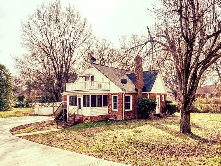 639 E Iredell Ave #1 — Photo 2