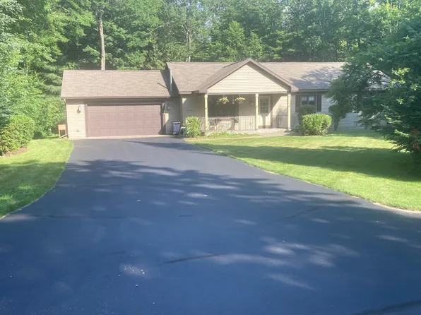 320 Timber Heights Dr, Rhinelander, WI 54501