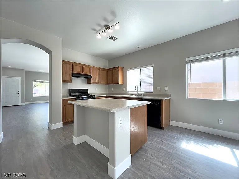 6413 Sierra Sands St — Photo 10