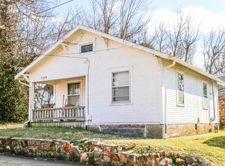 1104 E McDaniel St, Springfield, MO 65806