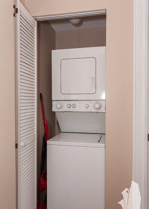 1st image of 3902 N Pine Grove Ave #802