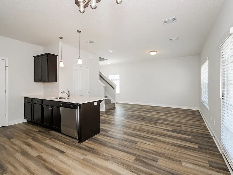 108 Sugarberry Cir — Photo 4