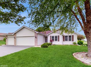 6081 Valhalla Dr, Loves Park, IL 61111