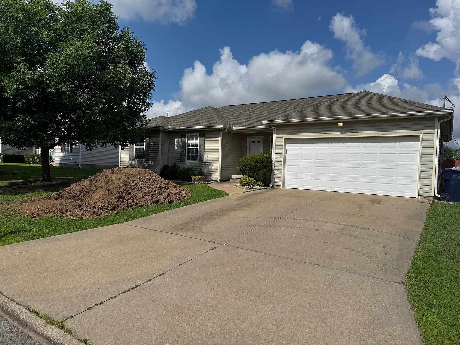 3 bed, 1109 sqft, $1,450 — Photo 1