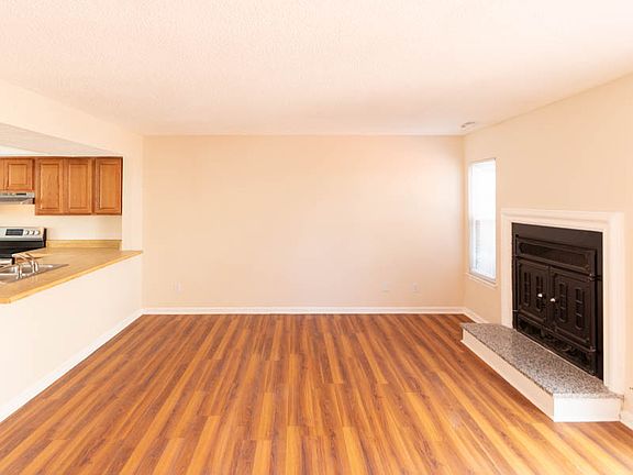 5th image of 1605 Jameson Dr