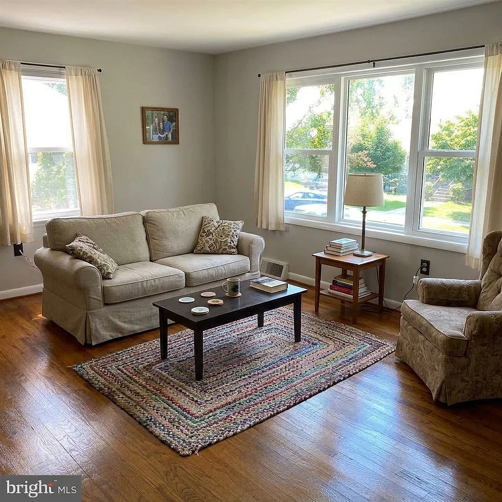 3 bed, 1326 sqft, $2,500 — Photo 3