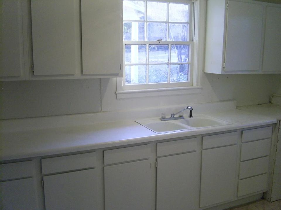 2nd image of 1504 Larkin St
