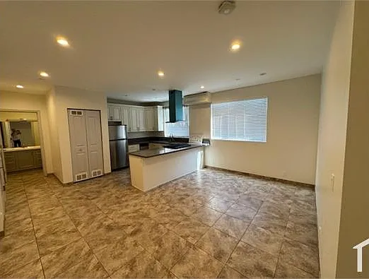 1 bed, 725 sqft, $2,695 — Photo 2