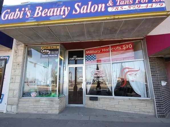 906 N Washington St, Junction City, KS 66441