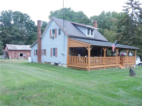 6365 Sweetwood Dr, Macungie, PA 18062