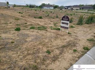 10609 Lake Tahoe Dr, Papillion, NE 68046