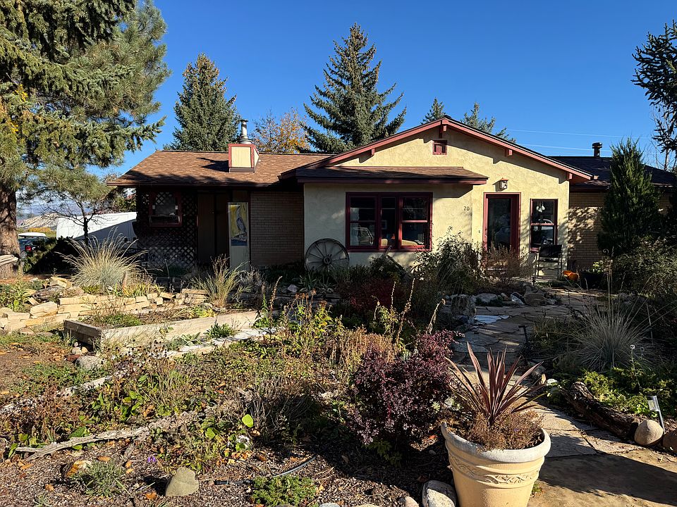 1st image of 20 Clearwater Rd #1