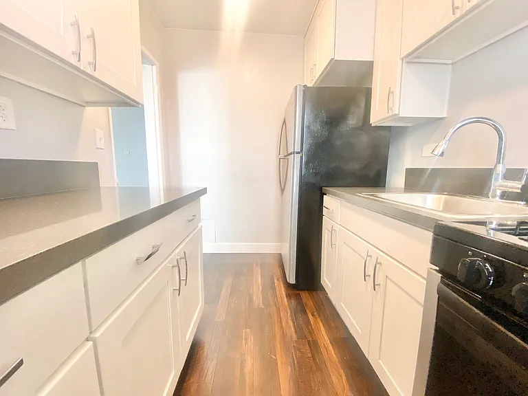 5555 Carlton Way Property — Photo 5
